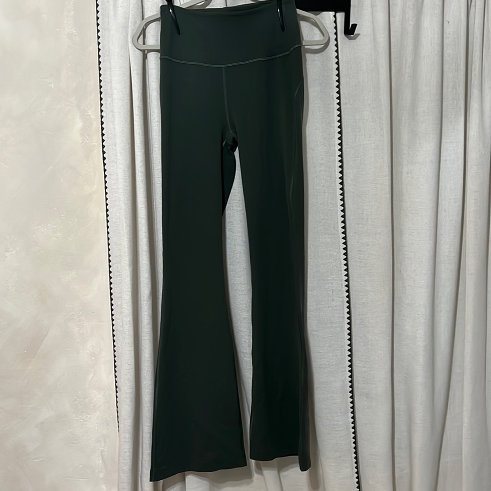 Lululemon Groove Super High Rise Flat Pant Nulu